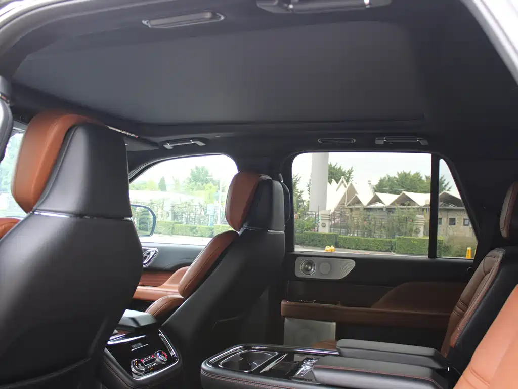 Lincoln Navigator — миниатюра 11