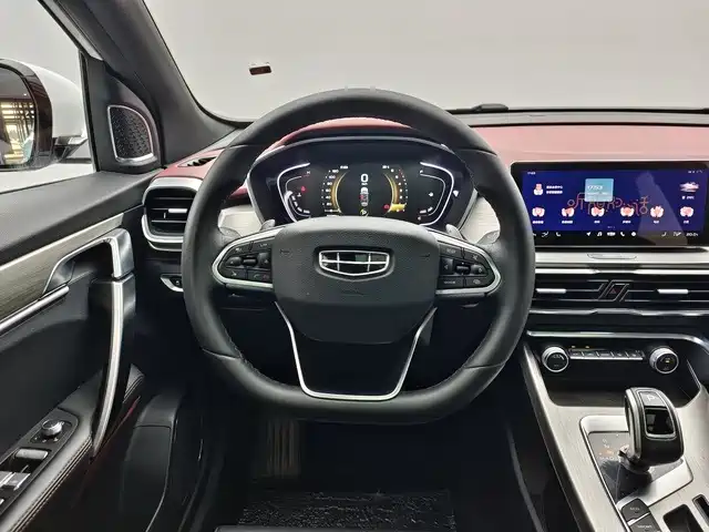 Geely Binyue — миниатюра 10