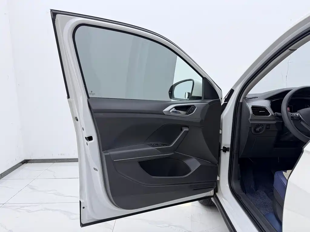 Volkswagen T-Cross — миниатюра 8