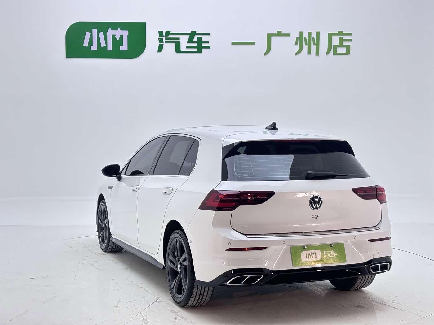 Volkswagen Golf 1.4 л 2023 г. Белый, пробег 38000 км
