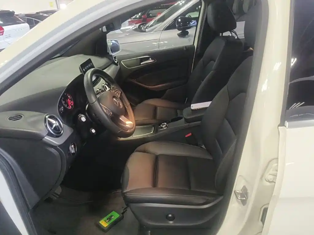 Mercedes-Benz B-Class — миниатюра 15