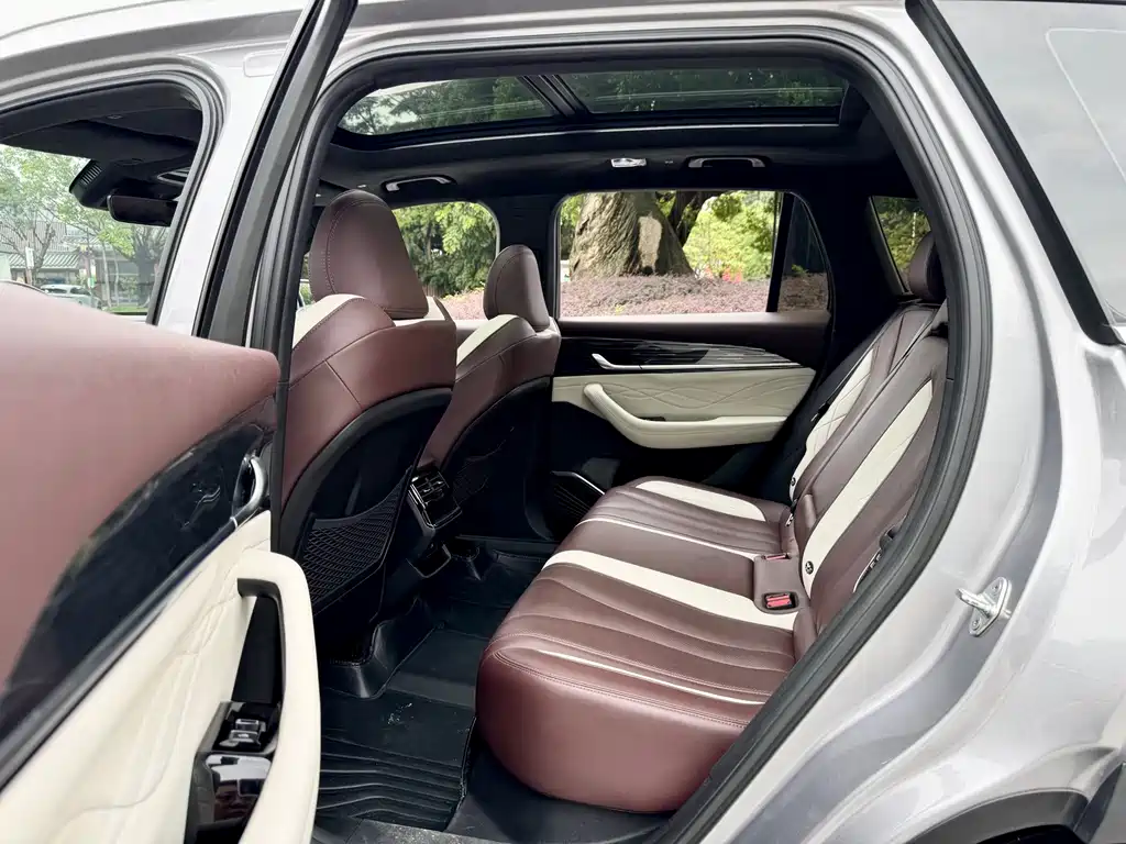 Geely Xingyue L — миниатюра 11