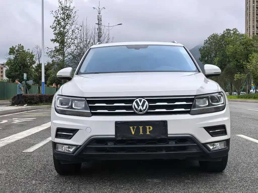 Volkswagen Tiguan L — миниатюра 2