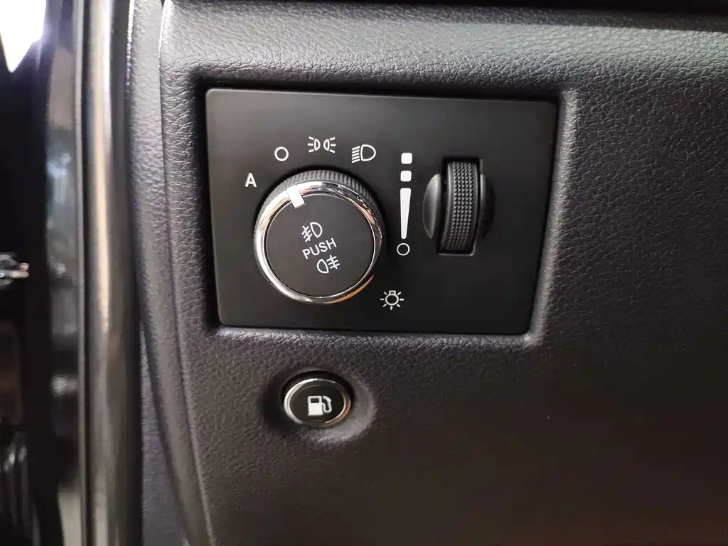 Jeep Grand Cherokee (Import) — миниатюра 5