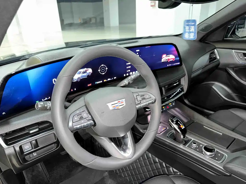Cadillac CT5 — миниатюра 9