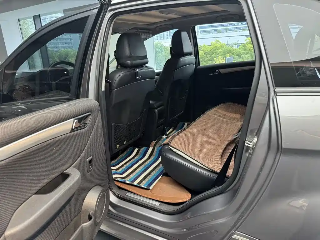 Mercedes-Benz B-Class — миниатюра 10