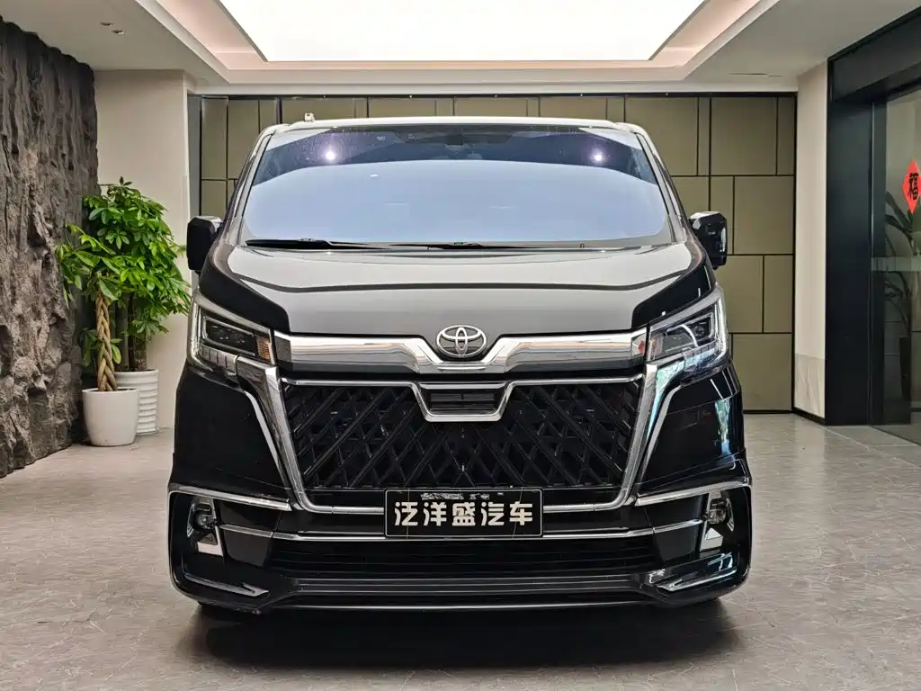 Toyota Hiace — миниатюра 2
