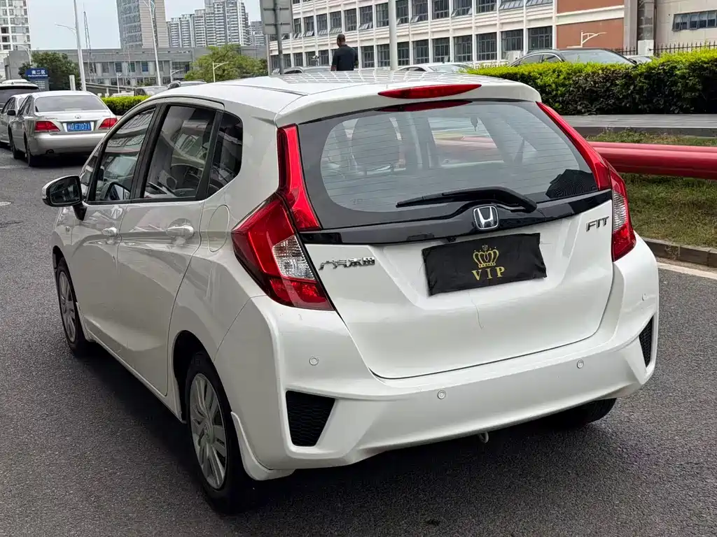 Honda Fit — миниатюра 9