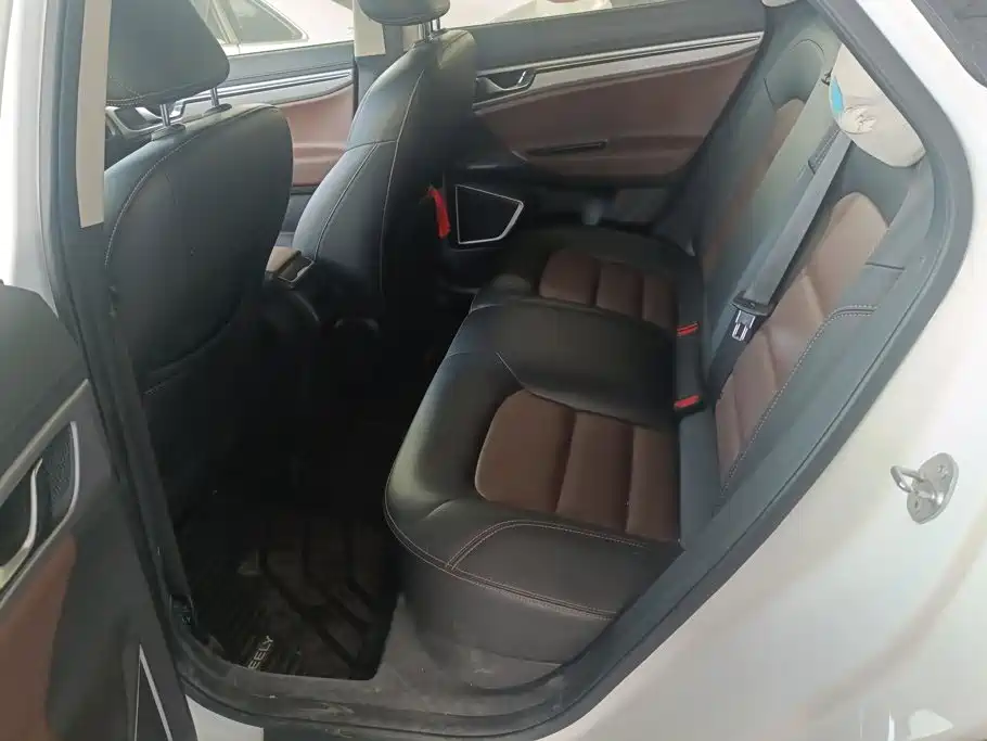 Geely Emgrand GS — миниатюра 11
