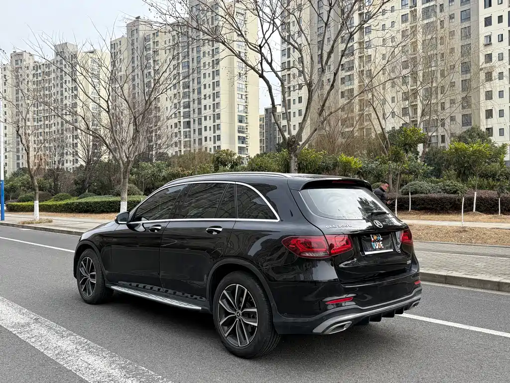 MERCEDES-BENZ GLC