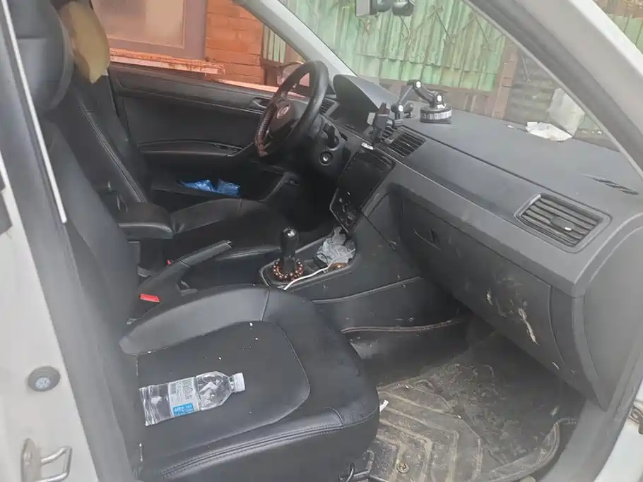 Volkswagen Santana — миниатюра 8