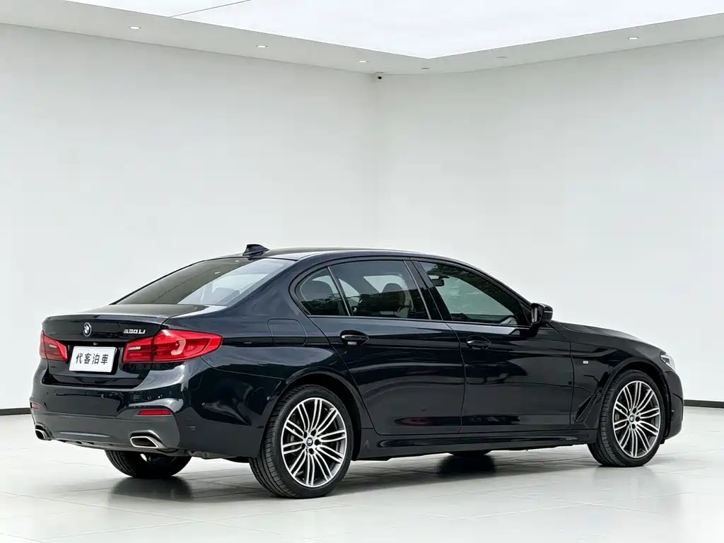 BMW 5 Series — миниатюра 9