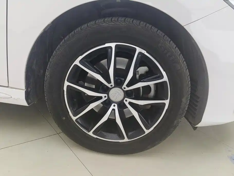 BYD MAX — миниатюра 6