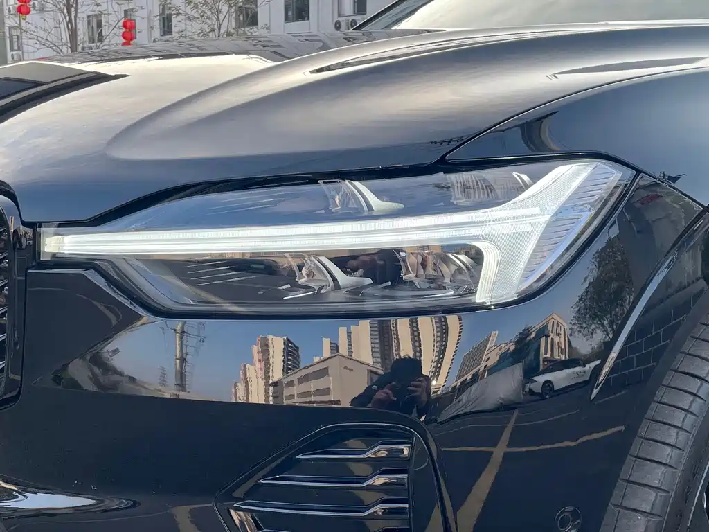 VOLVO XC60 PLUG IN HYBRID