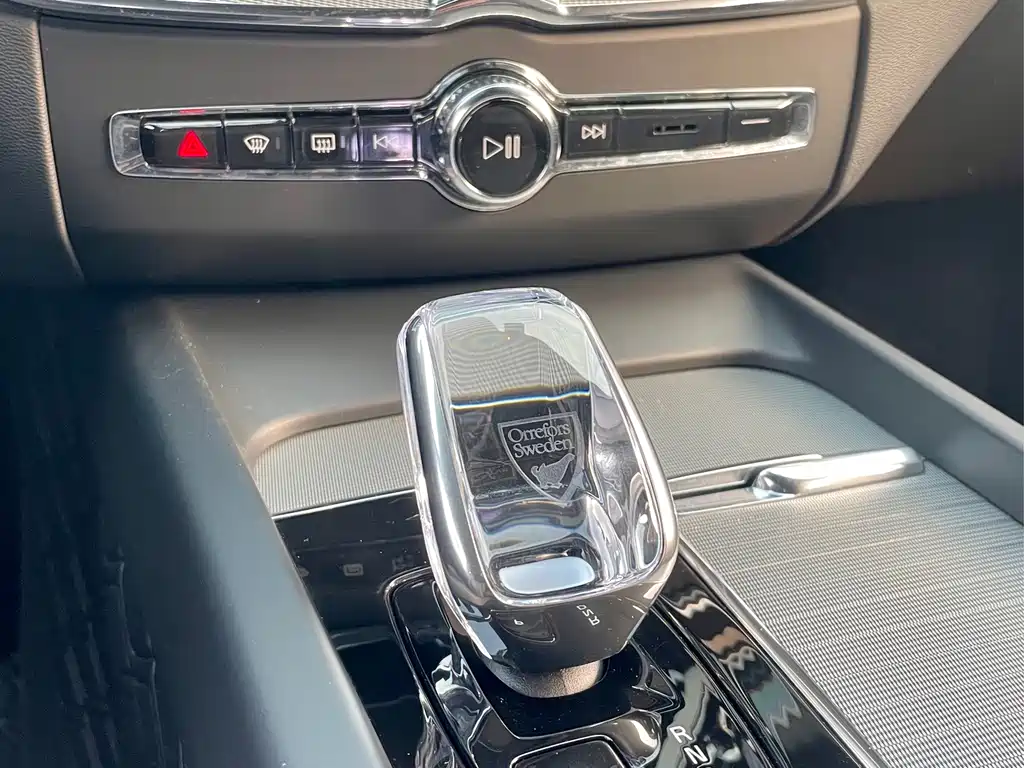 VOLVO XC60 PLUG IN HYBRID