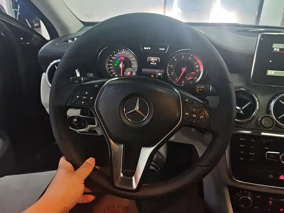Mercedes-Benz GLA — миниатюра 15