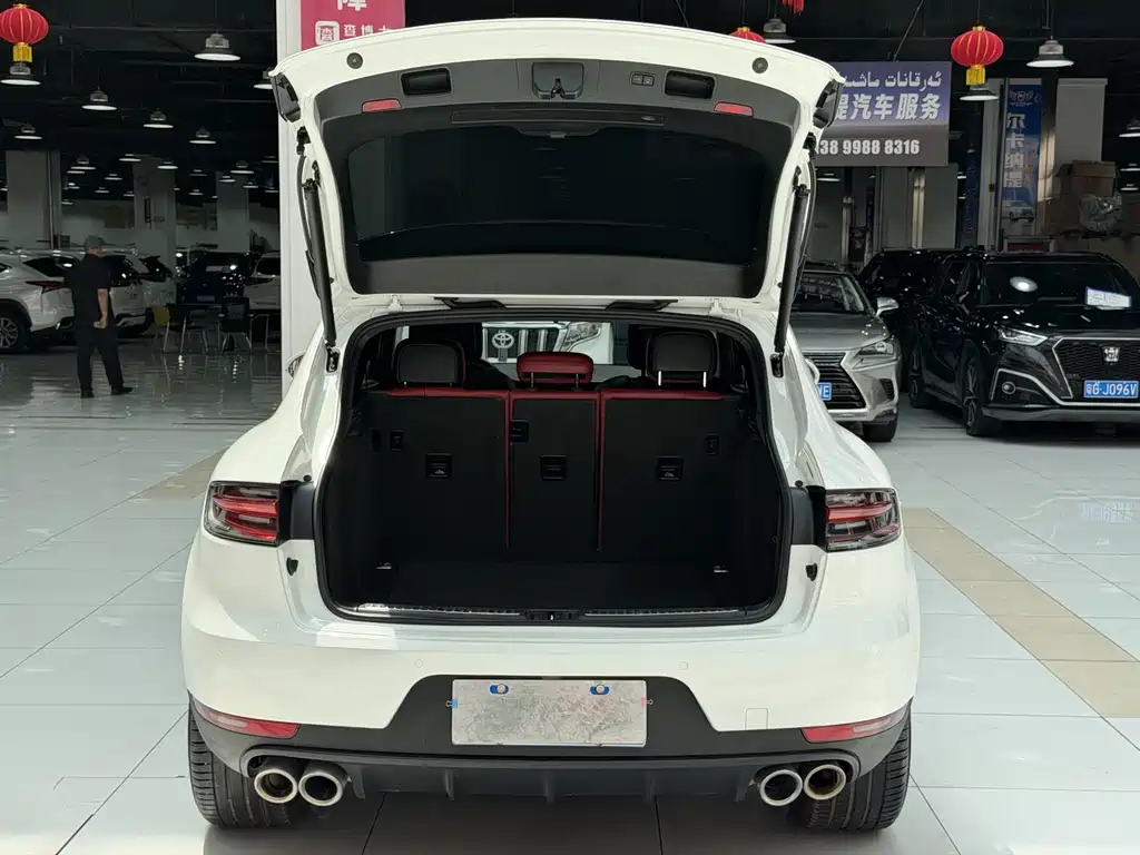 Porsche Macan — миниатюра 18