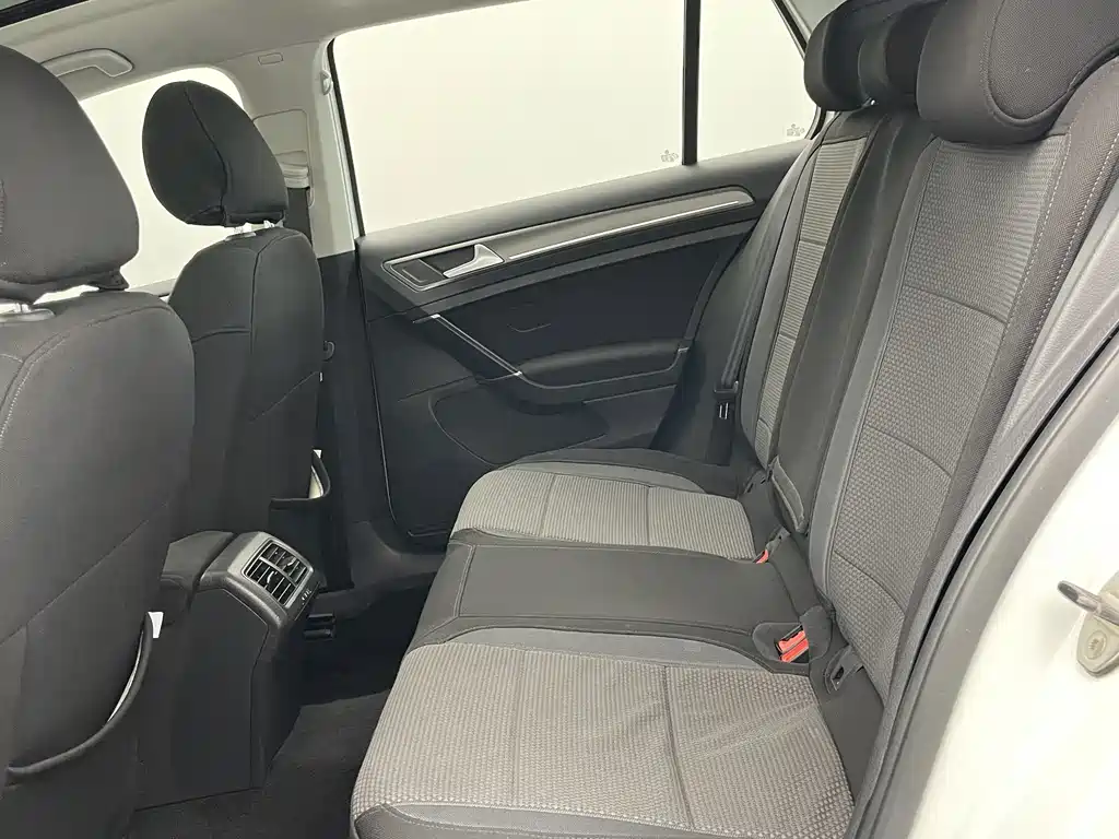 Volkswagen Golf — миниатюра 5