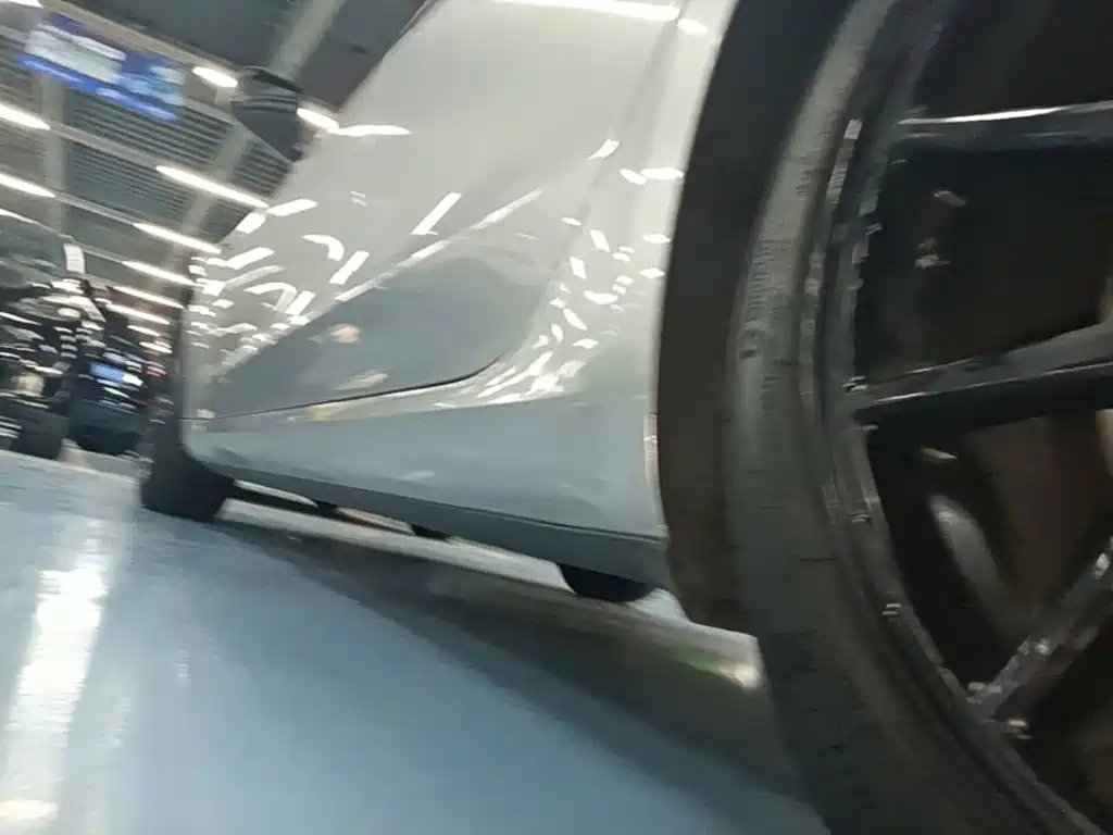 Tesla Model 3 — миниатюра 22