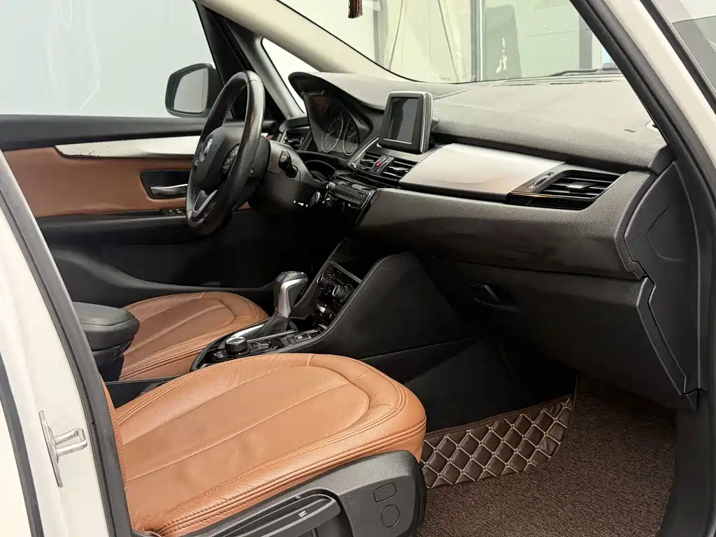 BMW 2 Series Active Tourer — миниатюра 4