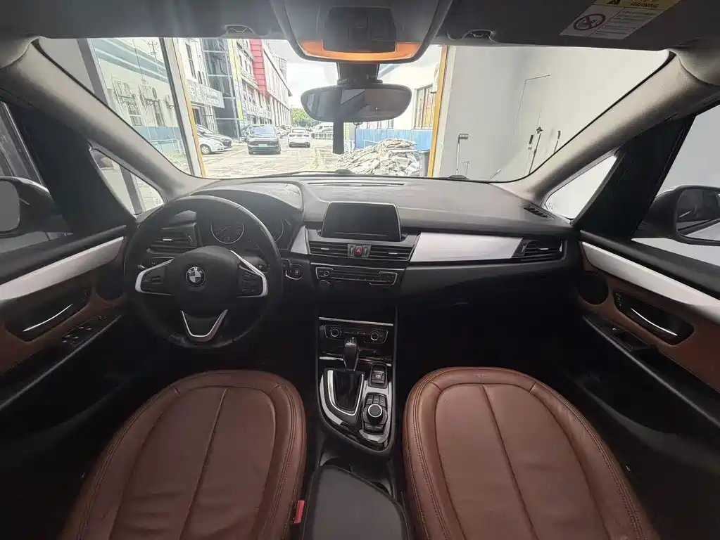 BMW 2 Series Active Tourer — миниатюра 5