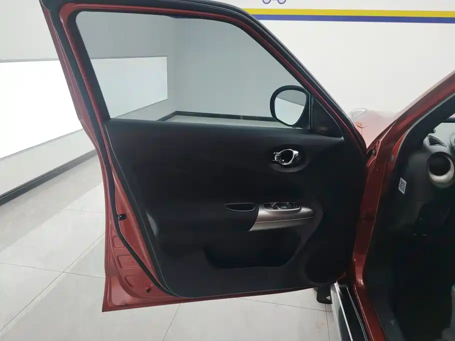 Infiniti ESQ — миниатюра 7
