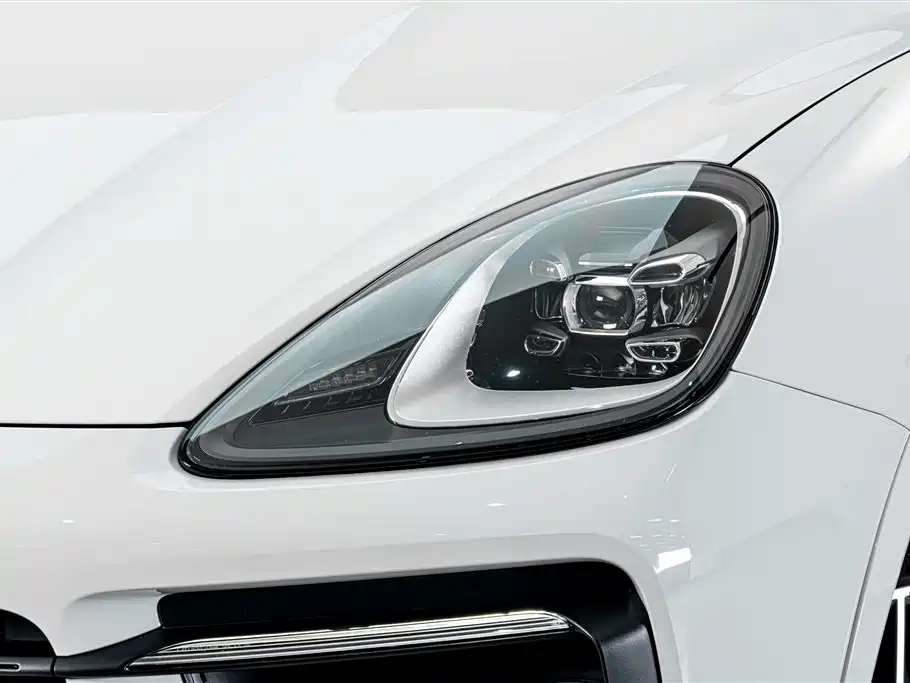 Porsche Cayenne — миниатюра 4
