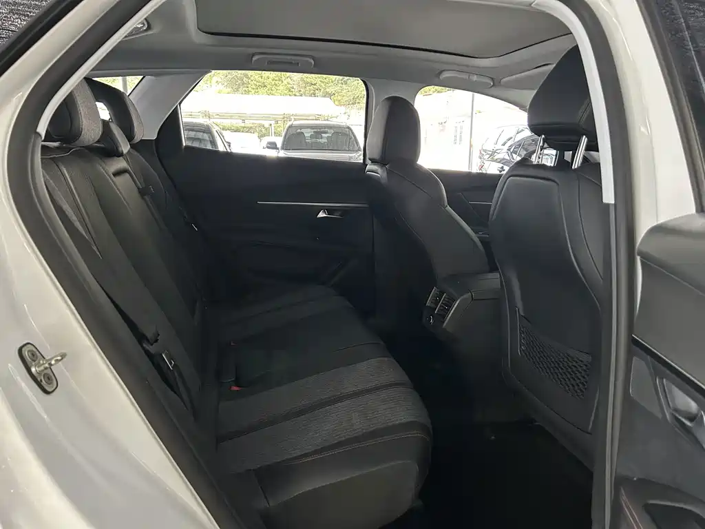 Peugeot 4008 — миниатюра 5