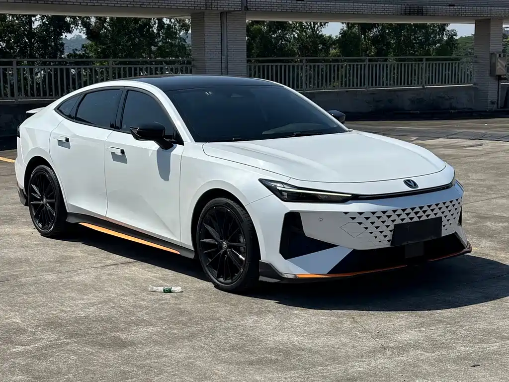 Changan UNI-V — миниатюра 3