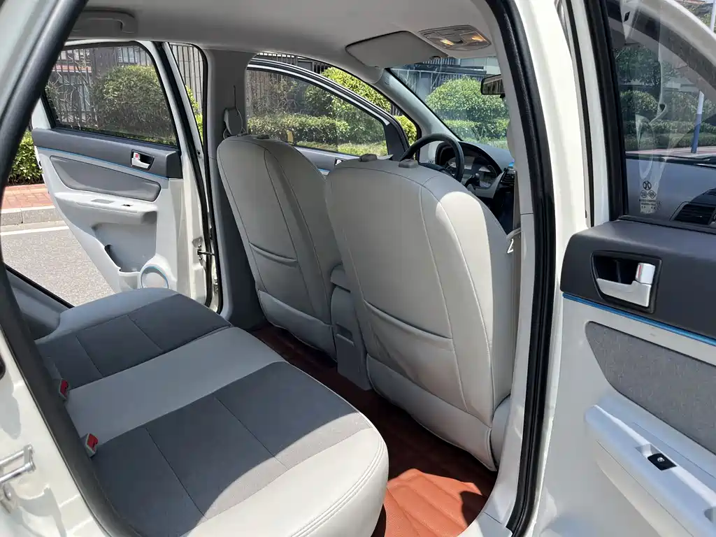 BAIC New Energy EV — миниатюра 19