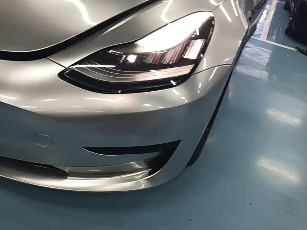 Tesla Model 3 — миниатюра 24