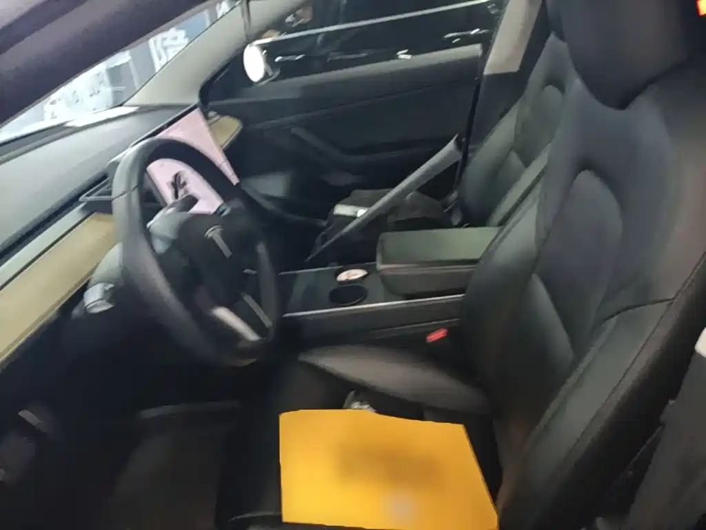 Tesla Model 3 — миниатюра 15