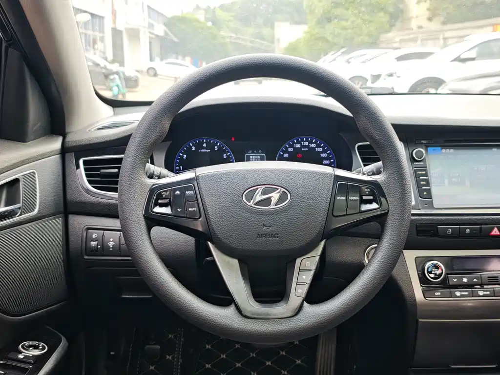 Hyundai Mistra — миниатюра 12