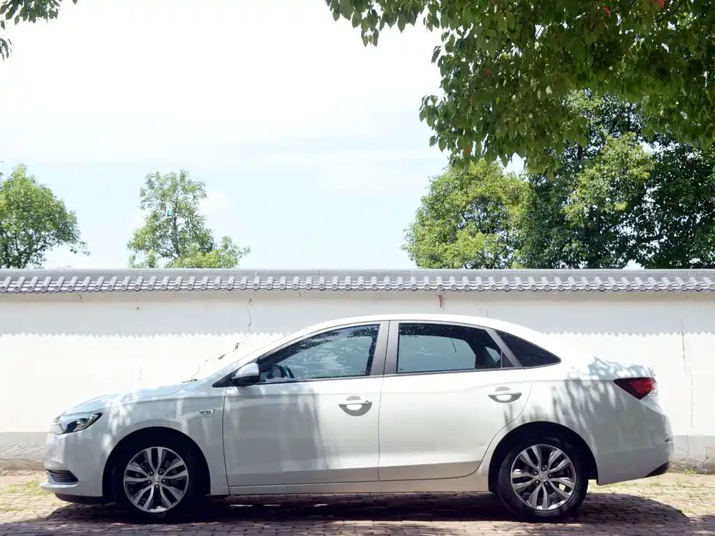 Buick Excelle — миниатюра 11