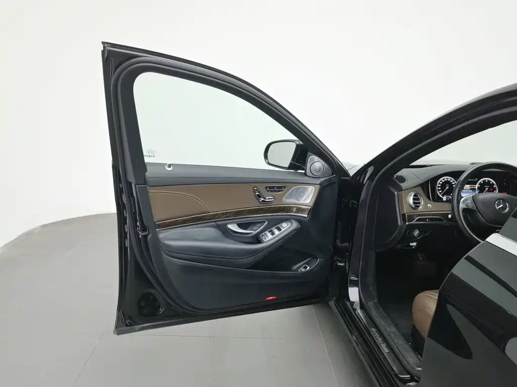 Mercedes-Benz S-Class — миниатюра 8