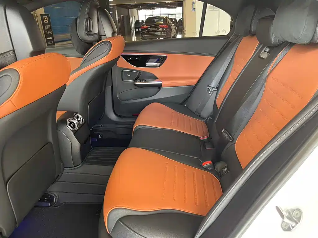 Mercedes-Benz C-Class — миниатюра 7