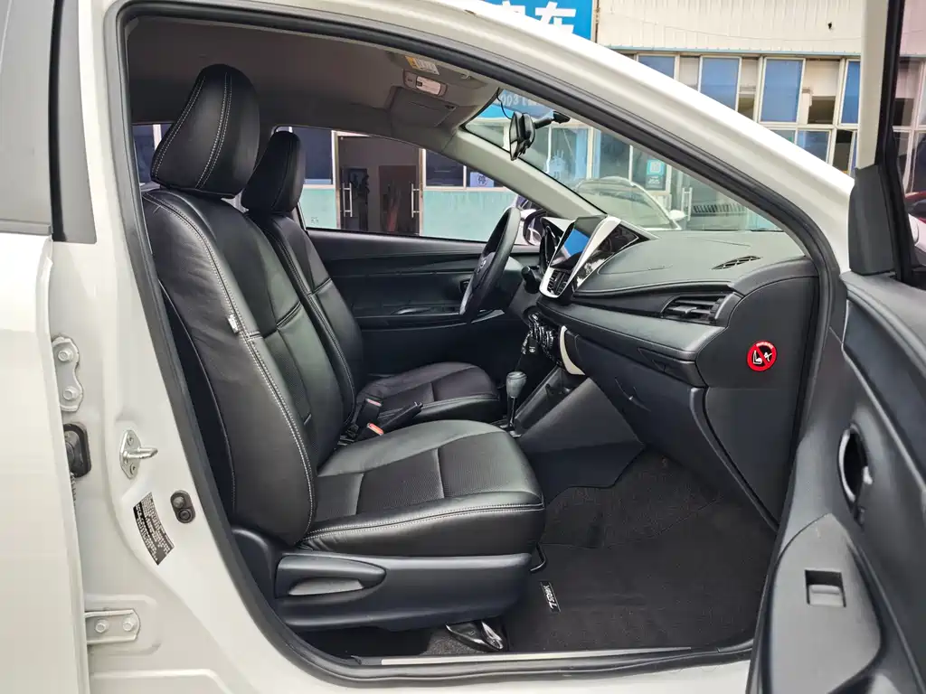 Toyota Yaris L — миниатюра 8
