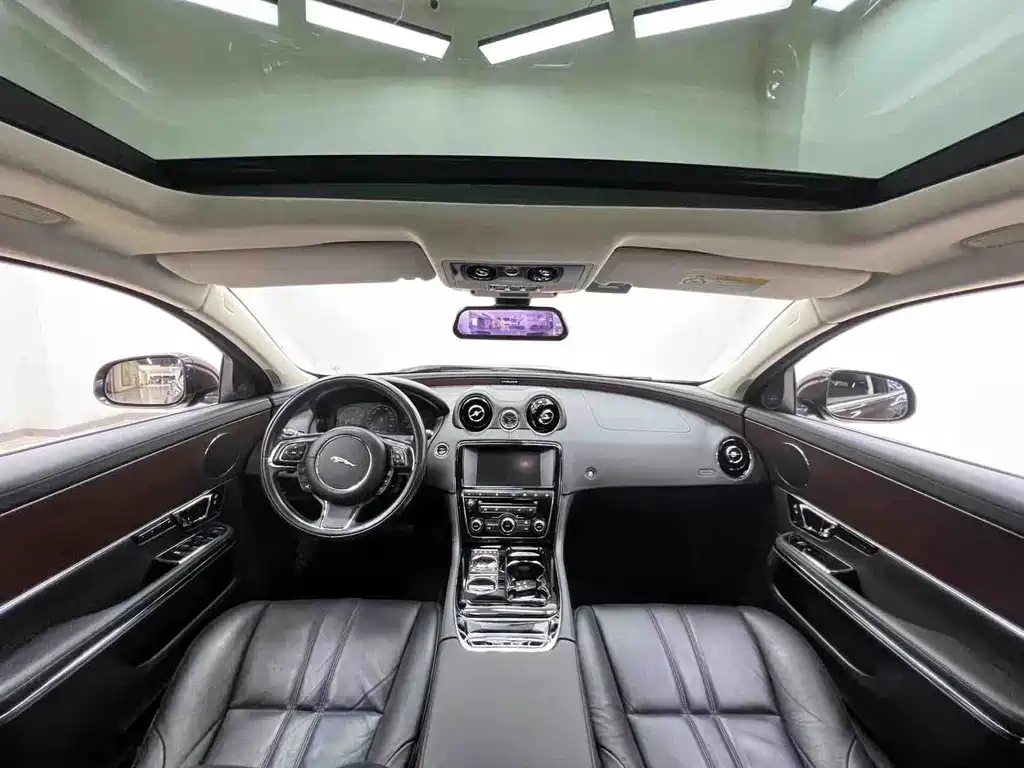 Jaguar XJ — миниатюра 17