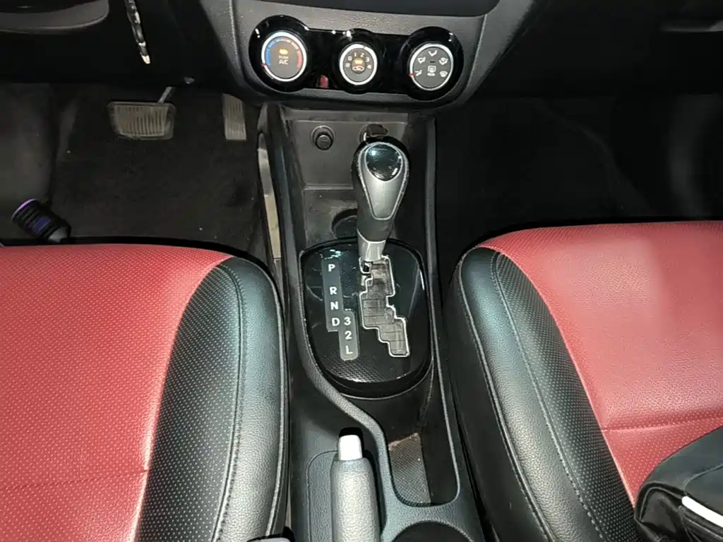 Kia K2 — миниатюра 14