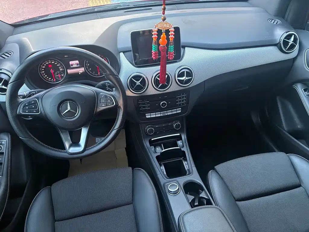 Mercedes-Benz B-Class — миниатюра 7