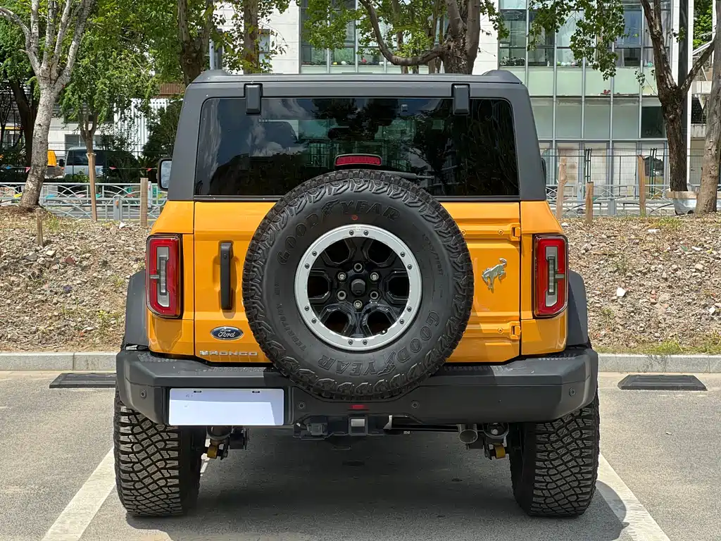 Ford Bronco — миниатюра 5