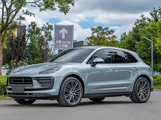 PORSCHE MACAN 2023
