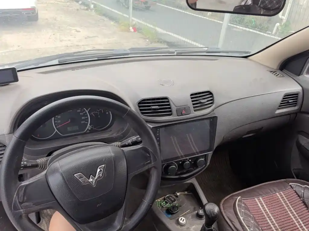 Wuling Hongguang — миниатюра 10