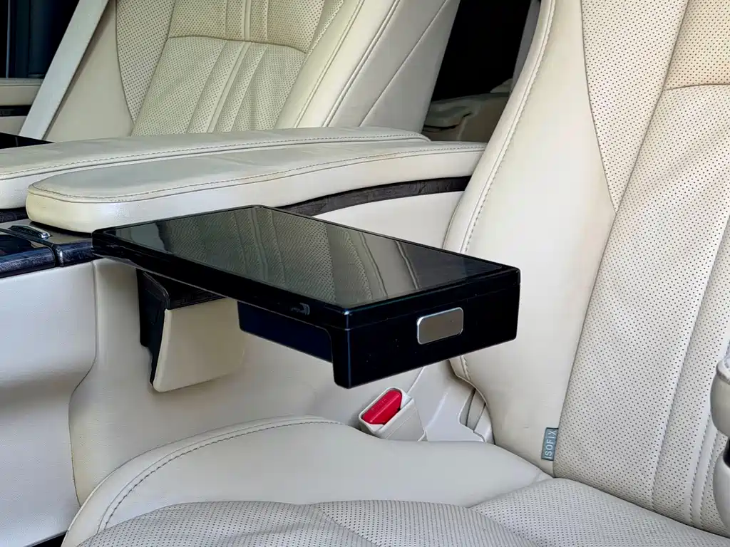 Toyota Alphard — миниатюра 10