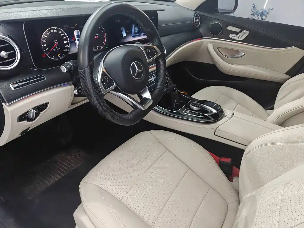 Mercedes-Benz E-Class — миниатюра 10