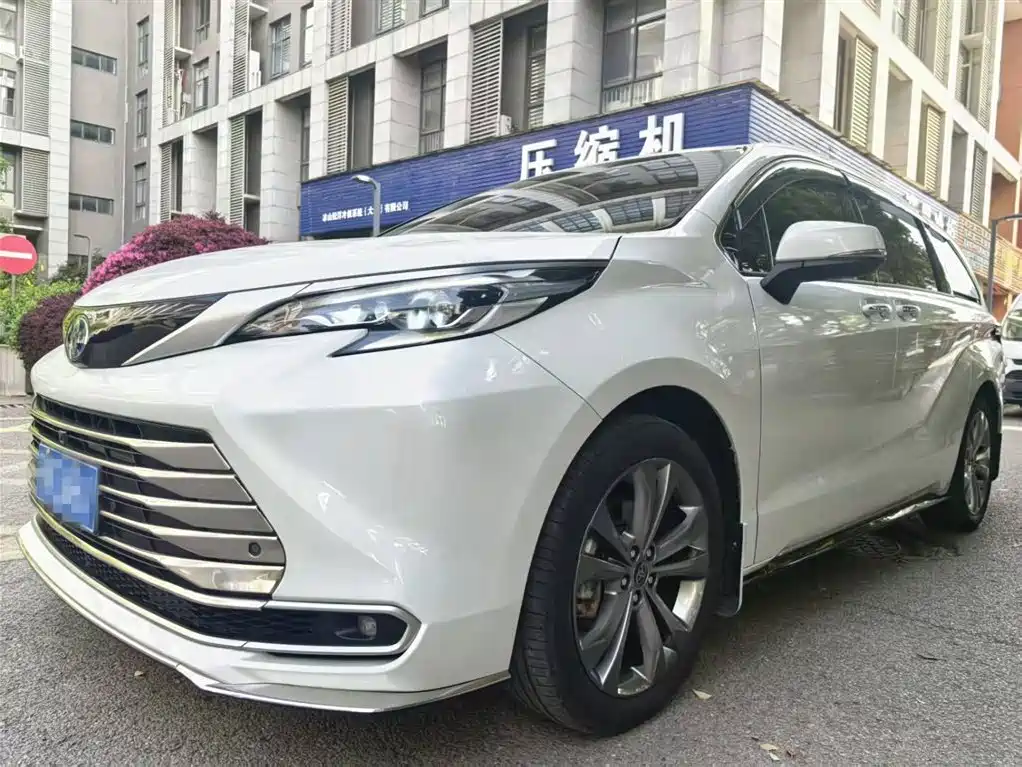 Toyota Sienna 2023