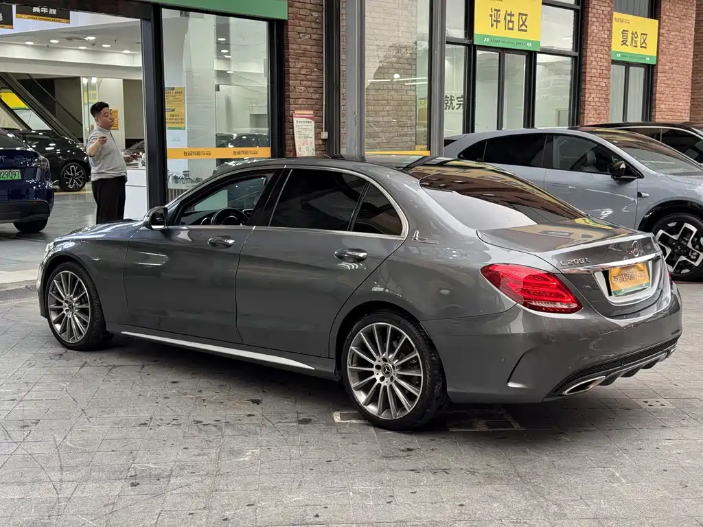 Mercedes-Benz C-Class — миниатюра 6