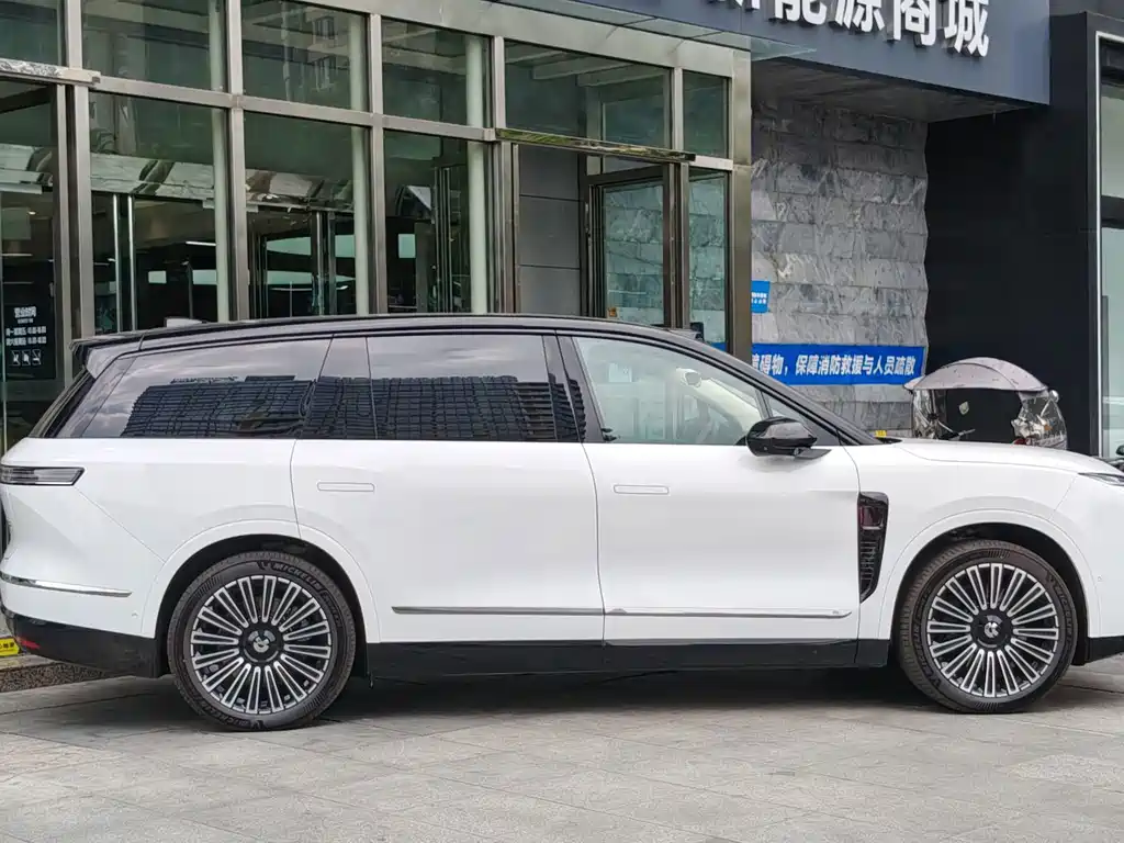 NIO ES8 — миниатюра 5