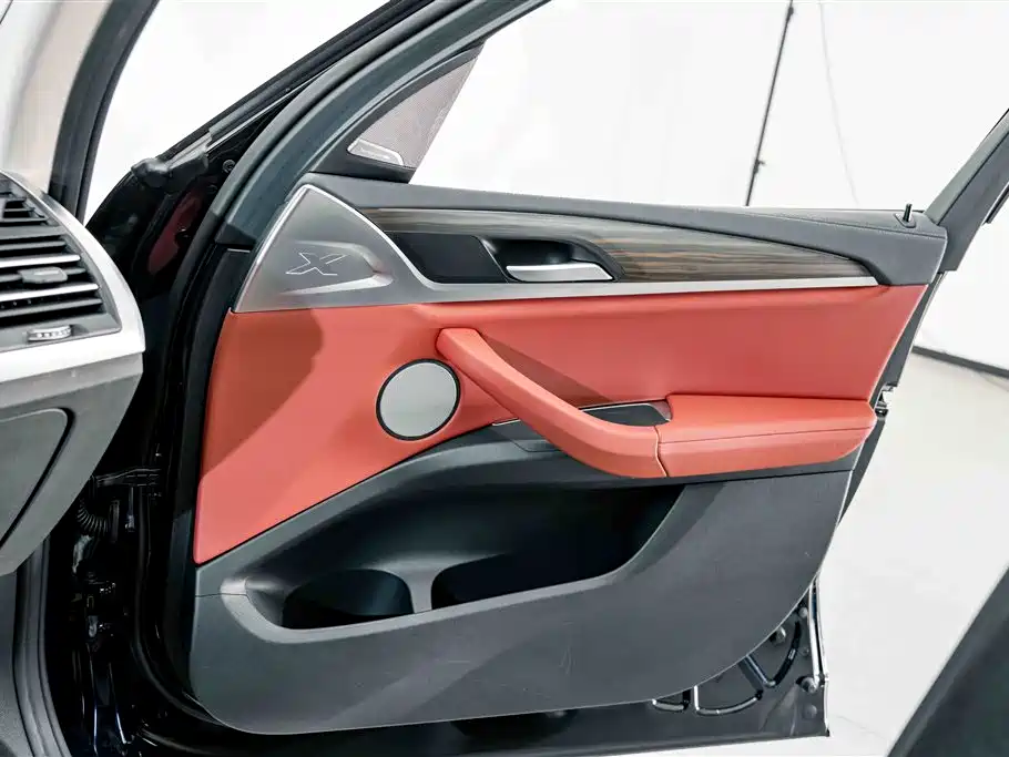 BMW X3 — миниатюра 15
