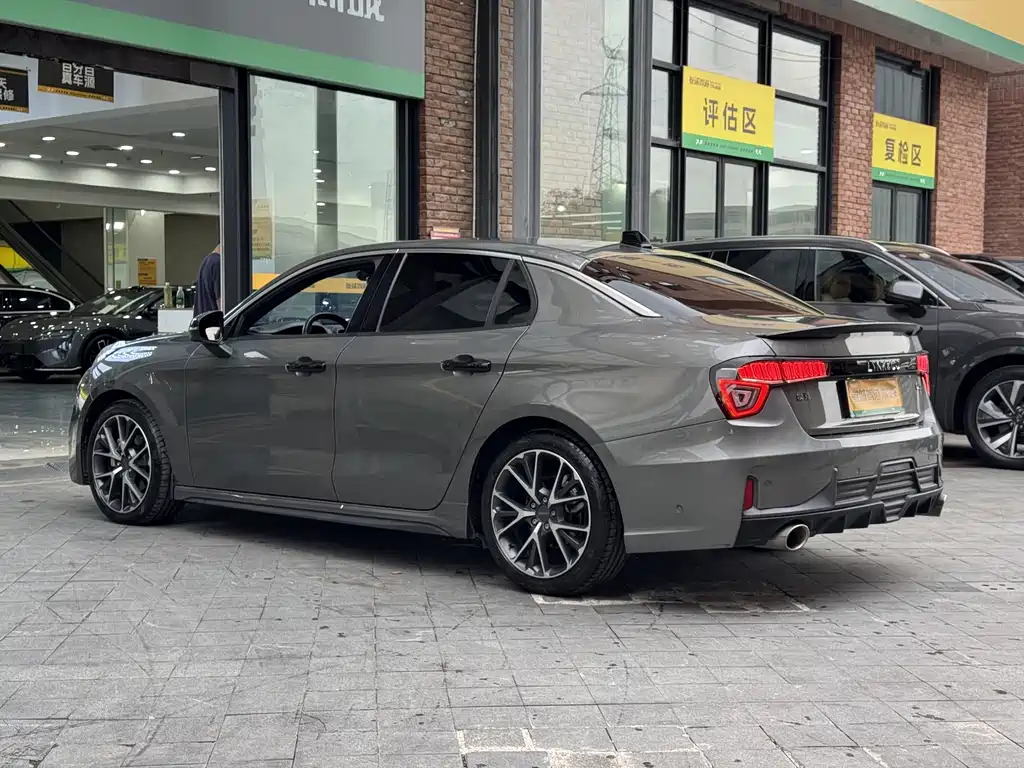 Lynk & Co 03 — миниатюра 6